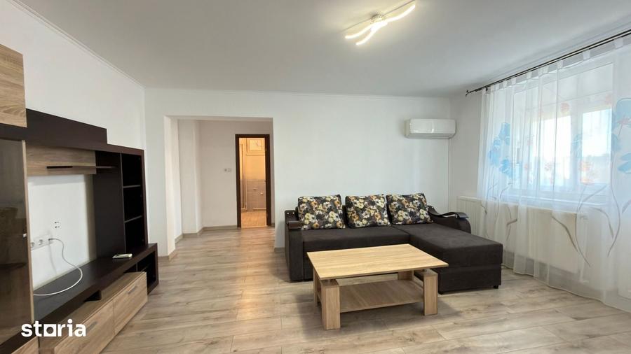 Apartament cu 3 camere semidecomandat în Central