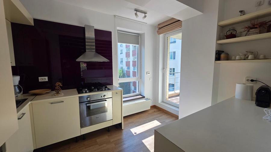 Penthouse cu 3 camere semidecomandat, mobilat în Vatra Luminoasă