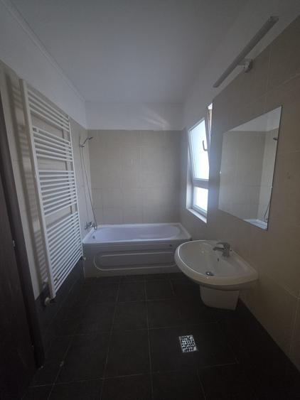 Apartament cu 2 camere decomandat în Băneasa