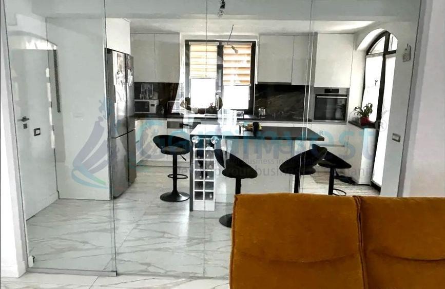 Casă individuală cu 5 camere cu Canalizare în Cihei