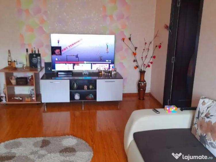 De inchiriat, apartament 3 camere - 2