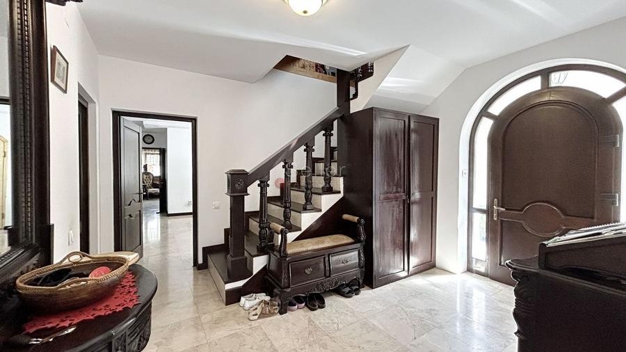 Zona Linistita Structura Generoasa - 4