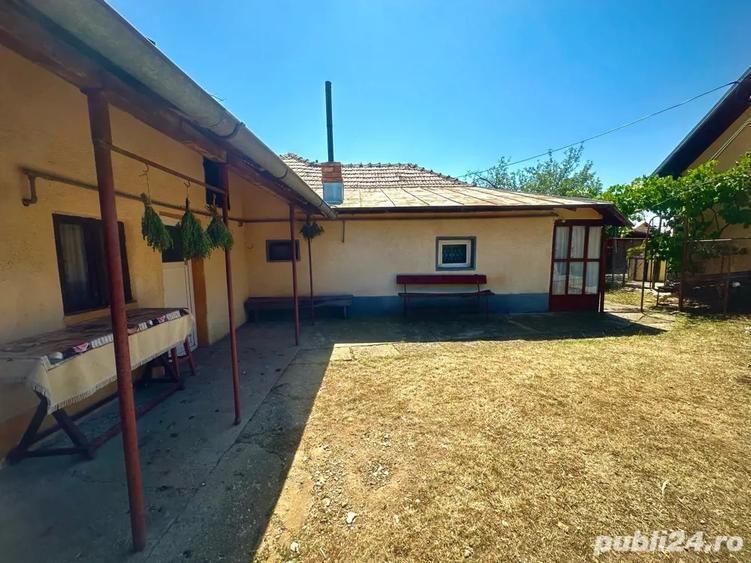 Casa batraneasca spa?ioasa + teren de vanzare, total 480mp - 8