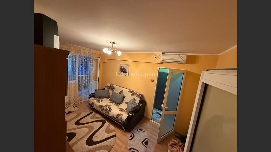 Apartament 2 camere - mobilat, utilat partial,balcon închis + pivniță