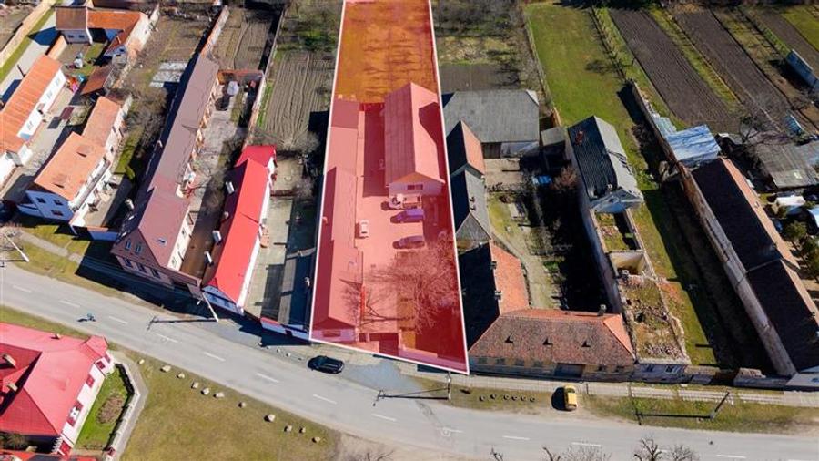 Clasa A, rezidential/ servicii/ investitional, 2.240 mp teren,Central,Halchiu,Br - 56