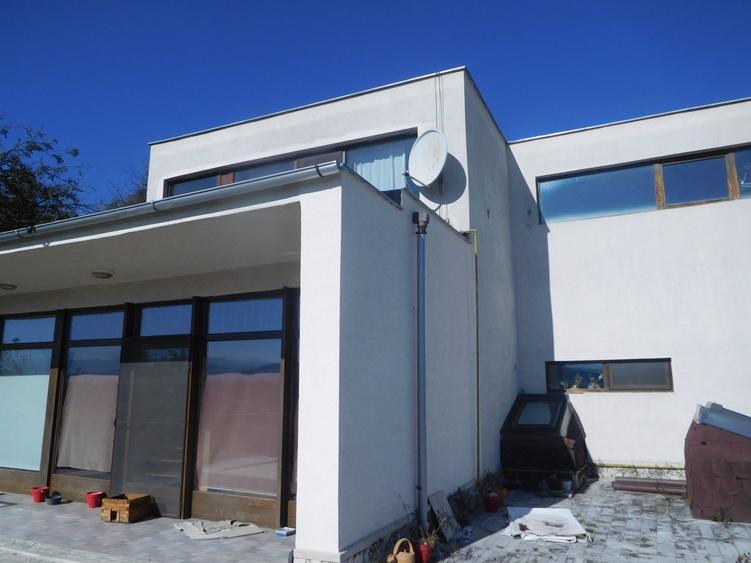 casa spatioasa cu o panorama excelenta - 14