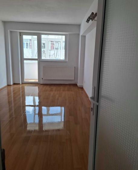 Vand Apartament 2 camere decomandate MAZEPA II, Galati, Unic proprietar,centrala, 2 balcoane inchise termopan, pret 72000 euro usor negociabil - 1