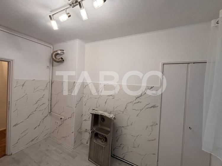 Apartament 3 camere 54mpu etaj 1 balcon zona Centrala Sibiu - 9