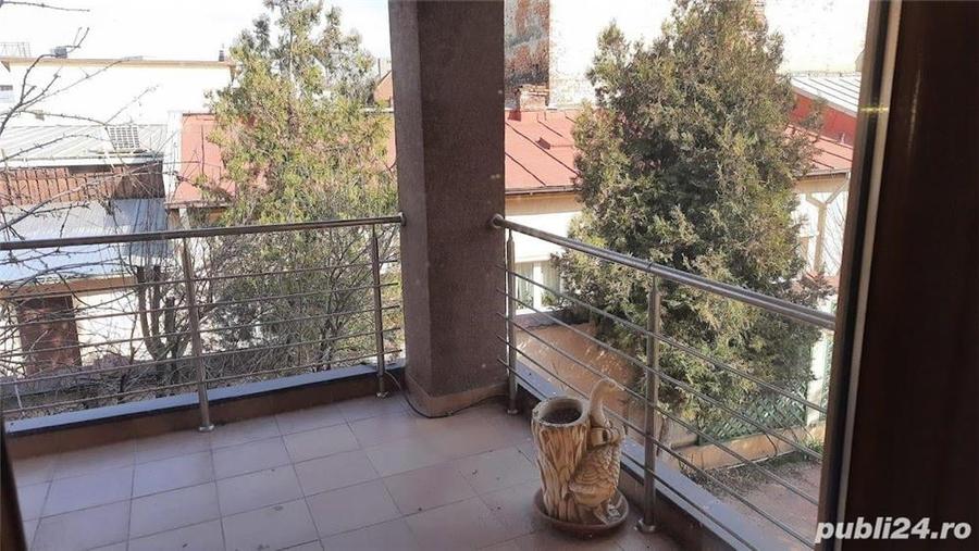 Casă cu 14 camere cu Teren 758 Mp în Obor