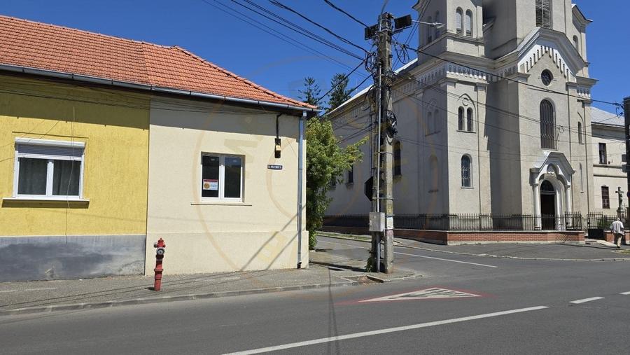 De Vanzare Casa 2 camere P-ȚA Mica - 1