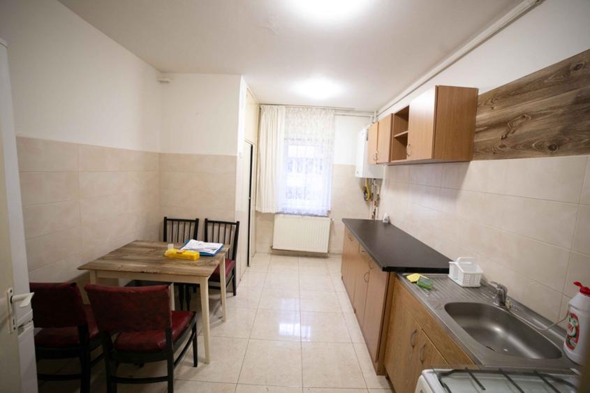 3 Camere Alexandru cel Bun , decomandat mobilat si utilat, 350Euro - 9