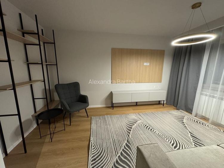 Apartament de închiriat – 2 camere, renovat, vedere panoramică