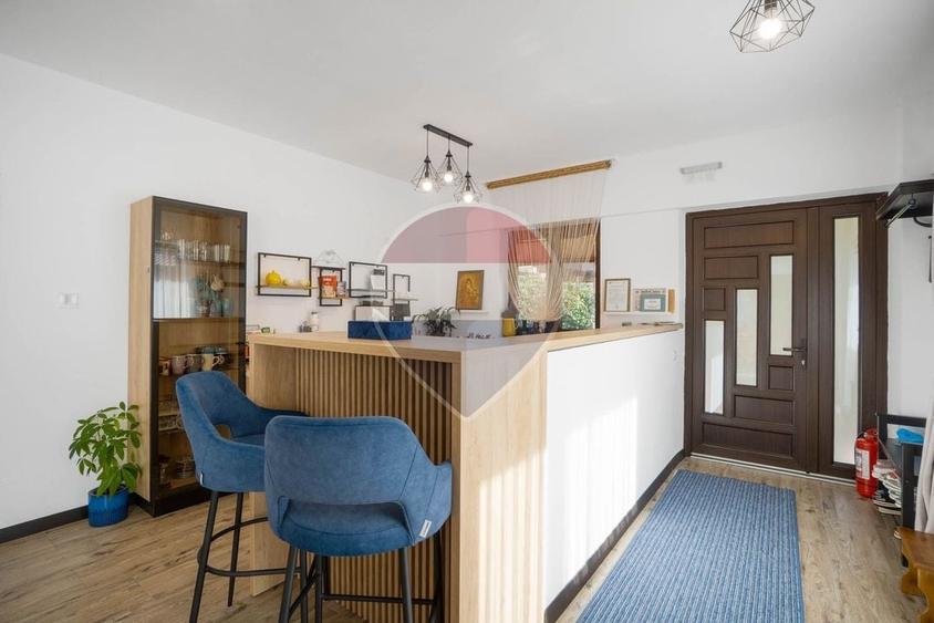Casă individuală cu 12 camere cu Teren 947 Mp în Valea Alba