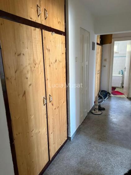 Apartament 3 camere decomandat- zona centru
