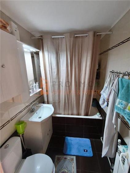 Apartament 3 camere cf 1 semidecomandat zona Micro 5 - 9