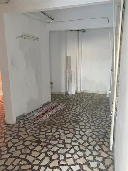 Inchiriez Spatiu comercial cu vitrina mare. - 8