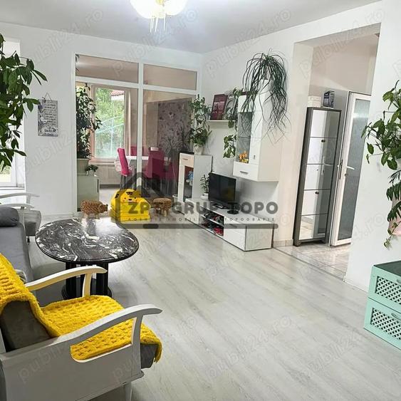 Casa cu posibilitate de transformare in Pensiune la 2 minute de Salonta. - 2