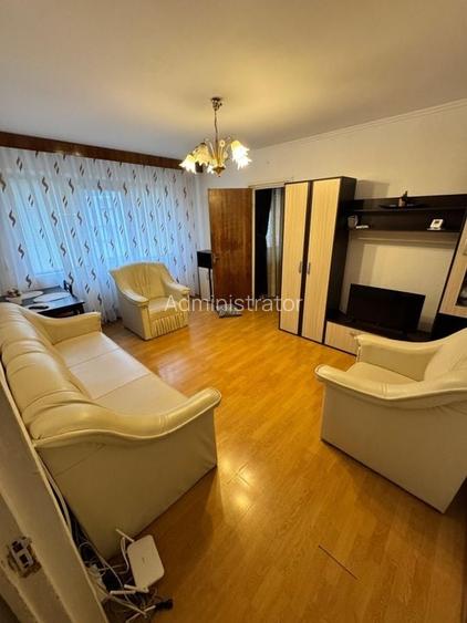 Apartament 3 camere semidecomandat - zona Tomis Nord
