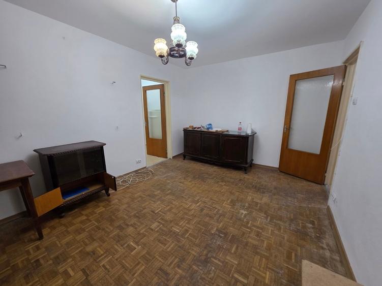 Berceni, pe strada Moldovita, - 12