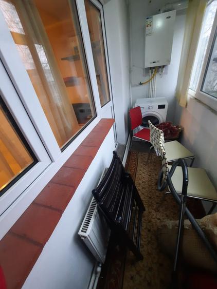 Apartament cu 3 camere, etaj 2/4, zona Podu Ros - 8