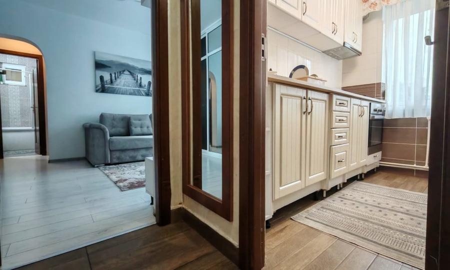 Apartament renovat si mobilat, gata de mutat - 1