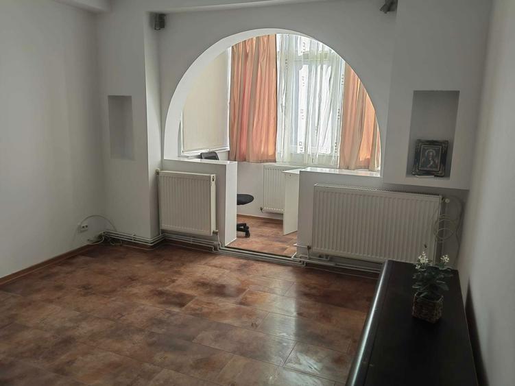 dau spre inchiriere apartament 2 camere pacurari - 2