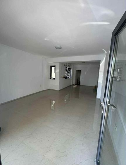 Spatiu comercial Mamaia Nord,50m de plaja - 1