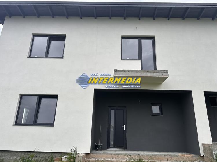 CASA NOUA I DE VANZARE I 120 MP I CETATE I SEMIFINISATA I 4 CAMERE I - 1