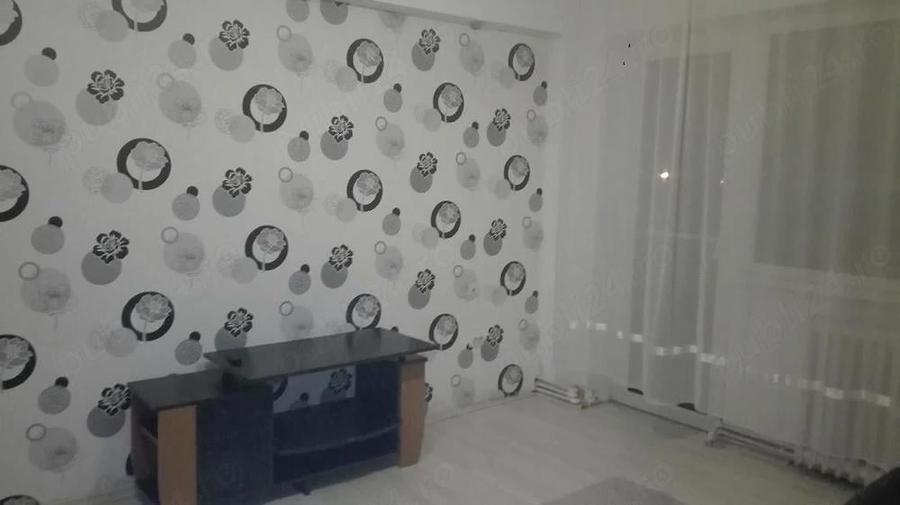 Apartament cu 2 camere semidecomandat-amenajat-mobilat-utilat-etaj3-zona Gojdu Deva - 1