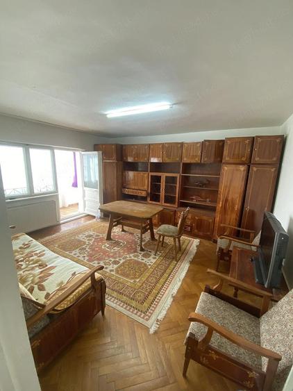 Apartament 4 camere , M16 , decomandat , etaj 3 din 4 , Bd. Muncii - 8