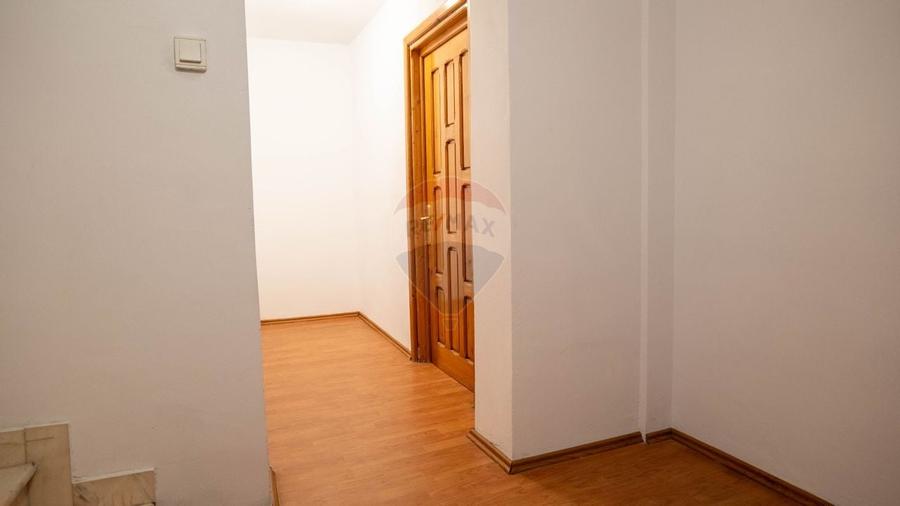 VILĂ MIXTĂ DE VÂNZARE – STRADA 1 DECEMBRIE 1918 - 32