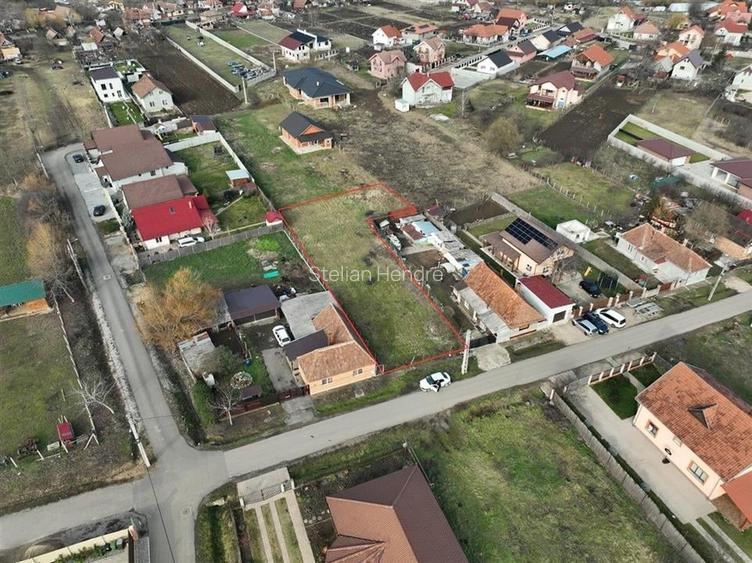 Teren Construcții intravilan de 1015 mp, în Biharia