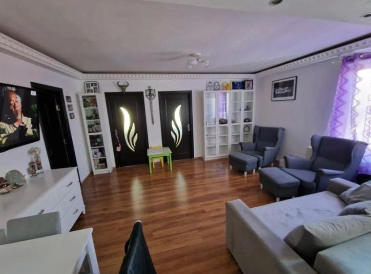 Apartament cu 3 camere semidecomandat, mobilat în Florești — fotografia 1