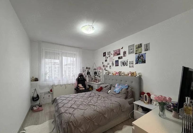 Apartament cu 3 camere semidecomandat în Colentina