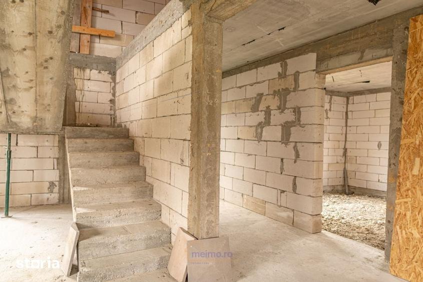 Casă cu 5 camere cu Teren 1440 Mp în Poduri