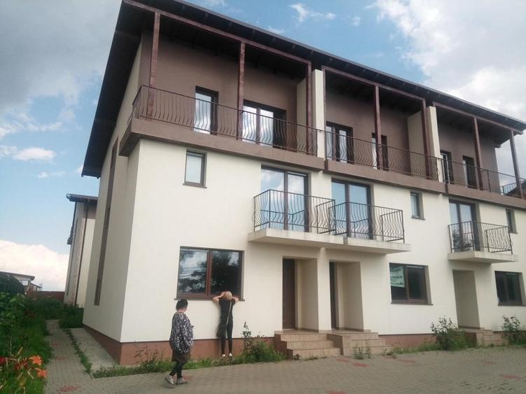 Triplex 5 camere in Europa, 119 mp utili, teren 220 mp - 1