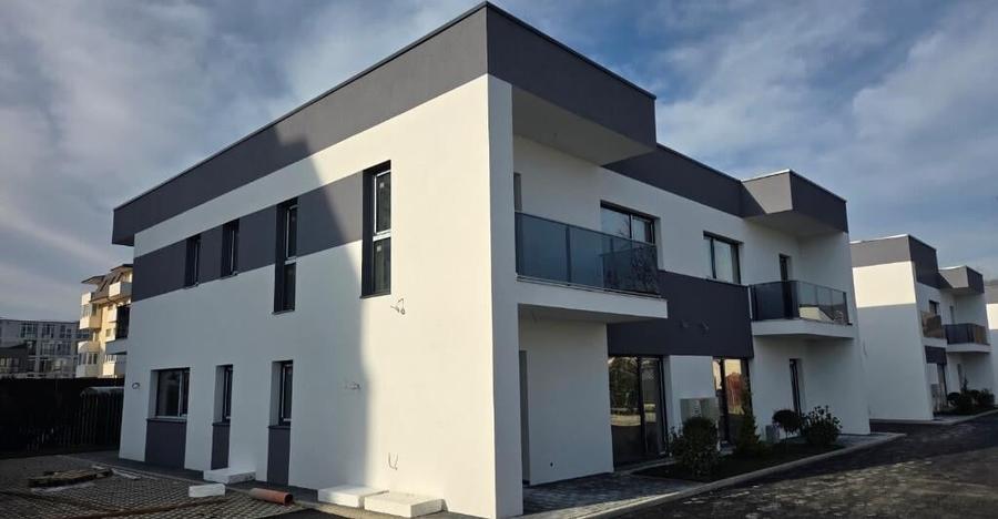 Casa duplex spa?ioasa, construc?ie noua, Flore?ti langa stadion - 2