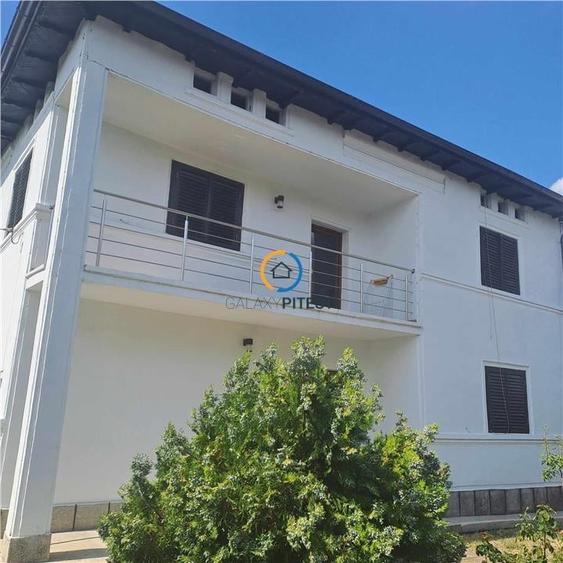 De vanzare teren + vila +anexa zona targului saptamanal, pretabila azil, gradini - 1