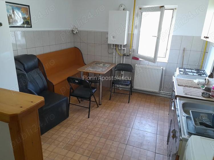 Inchiriez apartament doua camere micro 14, 1500 lei Inchiriez apartament doua camere micro 14, 1500 lei