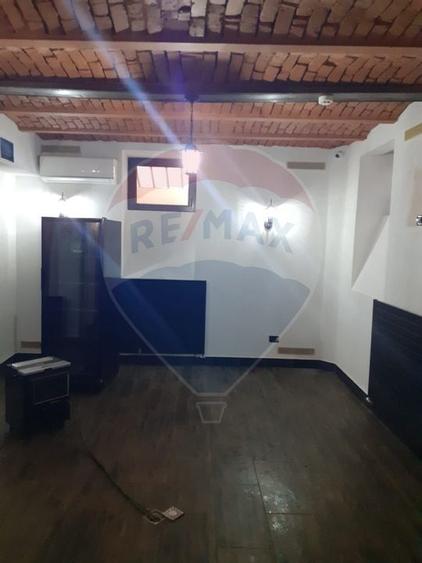 Spatiu de birouri/comercial -  parter+demisol /P+E+M, 360 mp, Unirii - 9