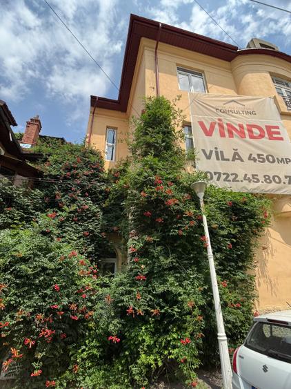 Villa with Art Deco Elements - 10