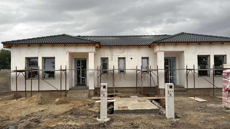 Duplex pe parter  - despartit prin camera tehnica - posibilitate alegere finisaj - 3