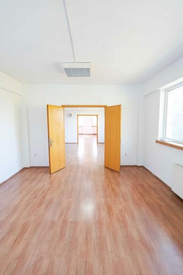 Cladire 510 mp utili, curte 500 mp, 7 locuri parcare - 3