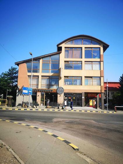 Vand centru comercial - 2