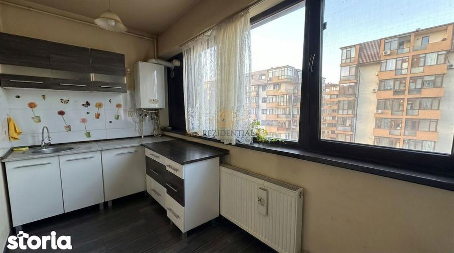 Apartament cu 3 camere, mobilat în Rahova