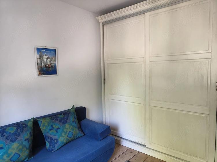 Apartament cu 3 camere semidecomandat în Careiului