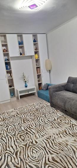 Garsonieră decomandată în Micro 20