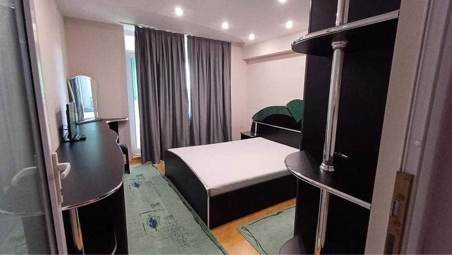 Apartament cu 3 camere în Decebal