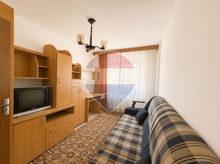 Apartament cu 3 camere în Răcădău