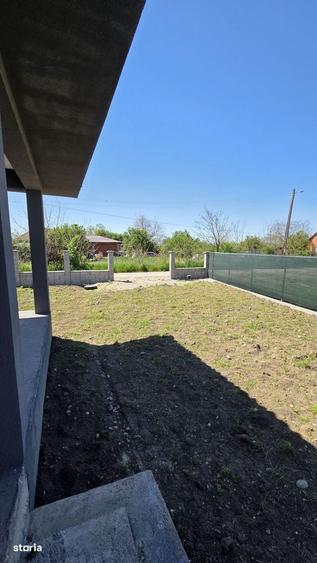 Casă cu 3 camere cu Teren 450 Mp în Lazuri